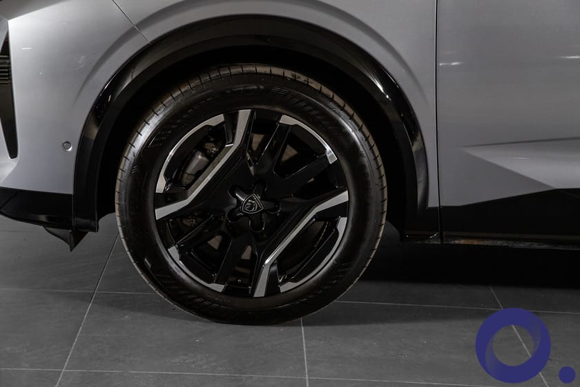 Bilde 4 av Peugeot E-3008 Dual Motor