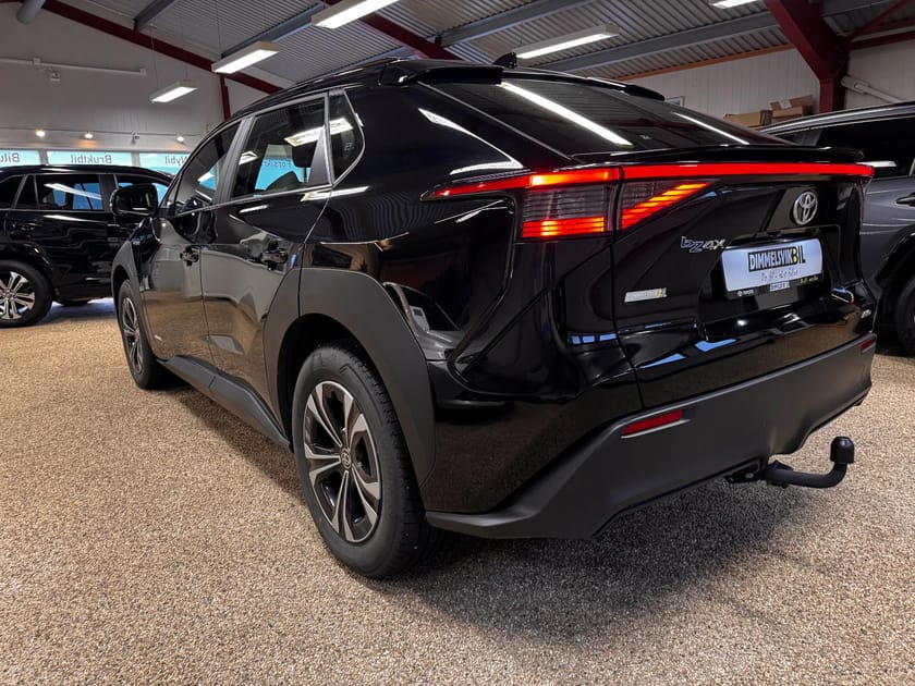 Bilde 4 av Toyota bZ4X