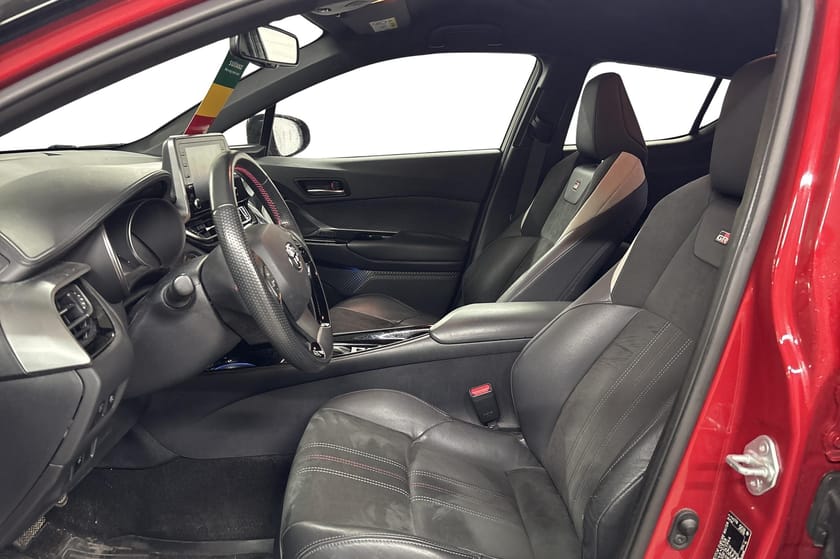 Bilde 3 av Toyota C-HR Hybrid