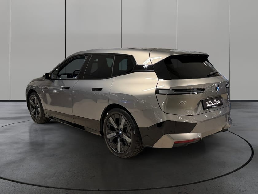 Bilde 3 av BMW iX xDrive40