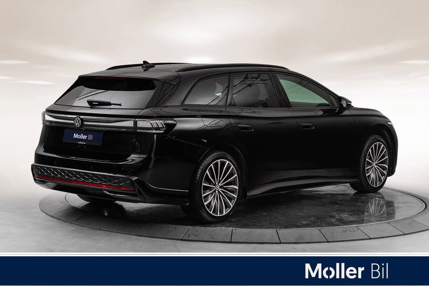 Bilde 2 av Volkswagen ID.7 GTX Tourer