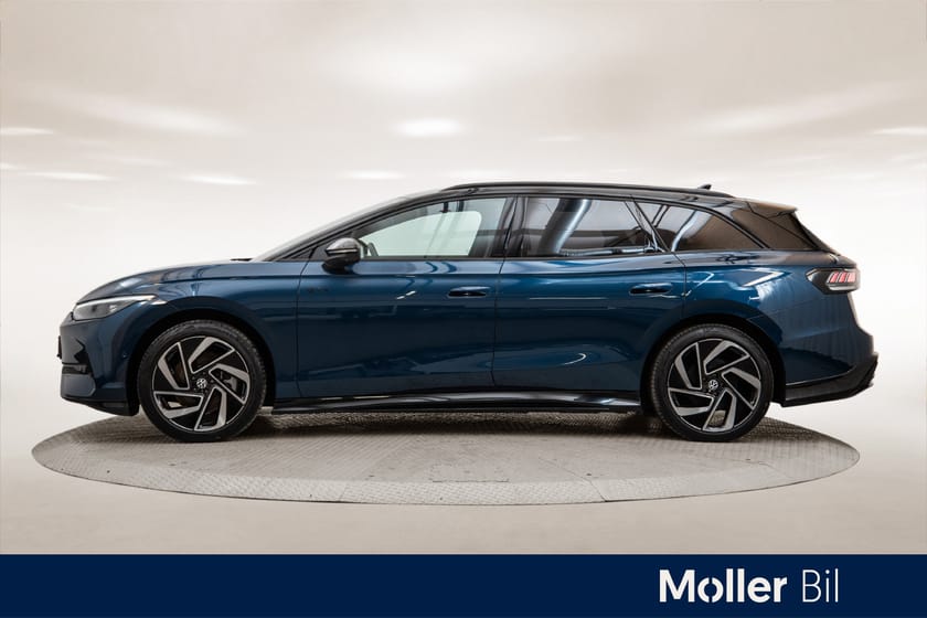 Bilde 2 av Volkswagen ID.7 GTX Tourer