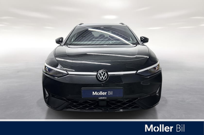 Bilde 2 av Volkswagen ID.7 GTX Tourer