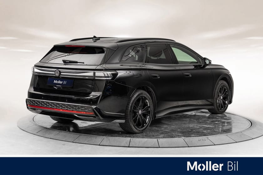 Bilde 2 av Volkswagen ID.7 GTX Tourer