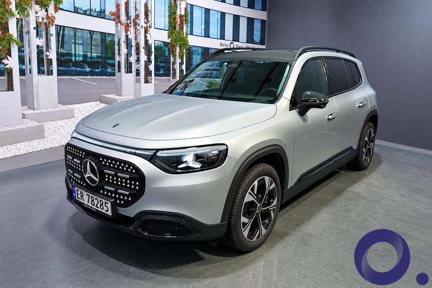 Mercedes-Benz GLB 350 4MATIC EQ (ER78285) - Drive