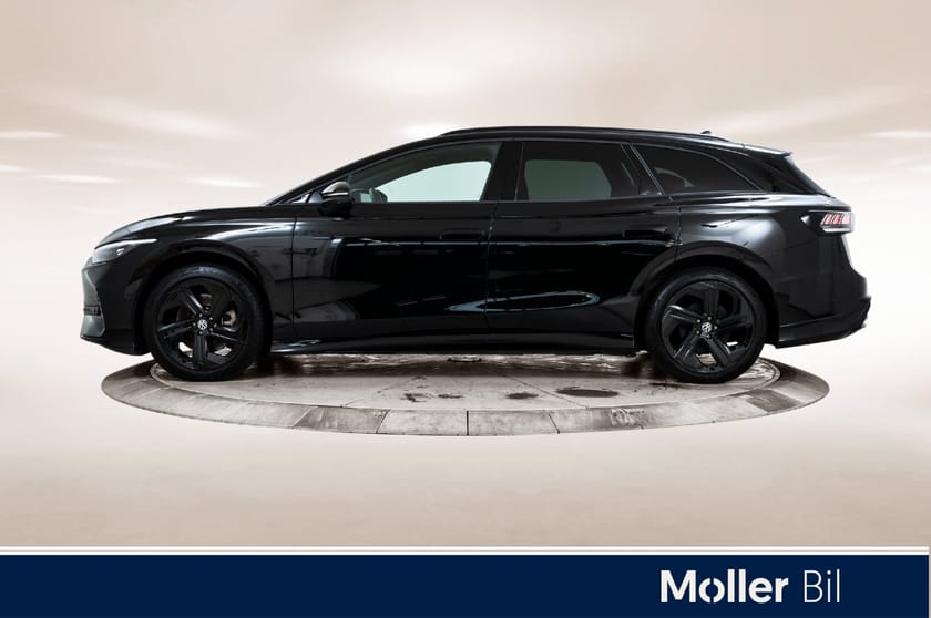 Bilde 2 av Volkswagen ID.7 GTX Tourer