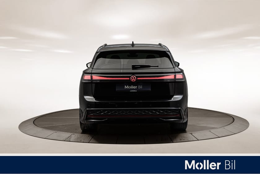 Bilde 2 av Volkswagen ID.7 GTX Tourer